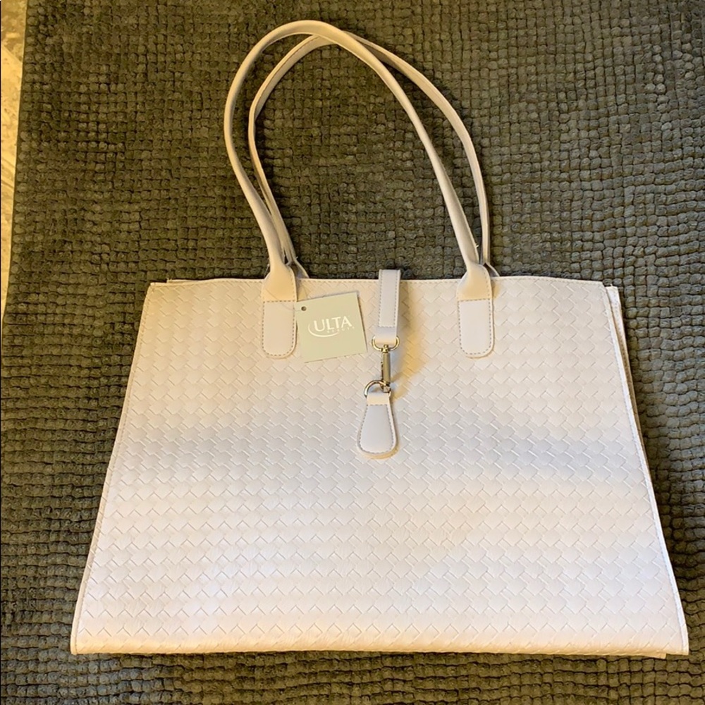 Gray tote